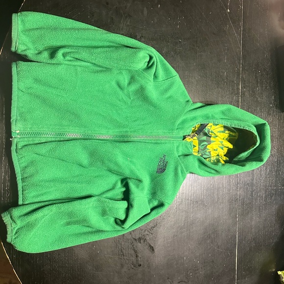 3T Reversible toddler North Face jacket. Green fleece and windbreaker options - Picture 3 of 5